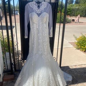 💗HP💗 Custom Long Sleeve Wedding Dress Size 4-6